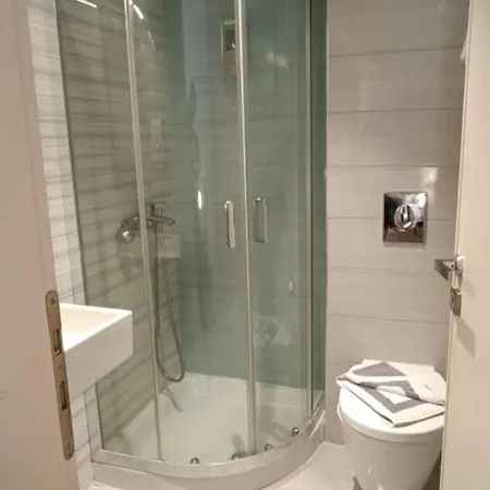 Catherine Miasto Kos